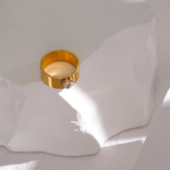 New 18K Gold Plated Solitaire Diamond Heart Ring - Picture 11 of 11